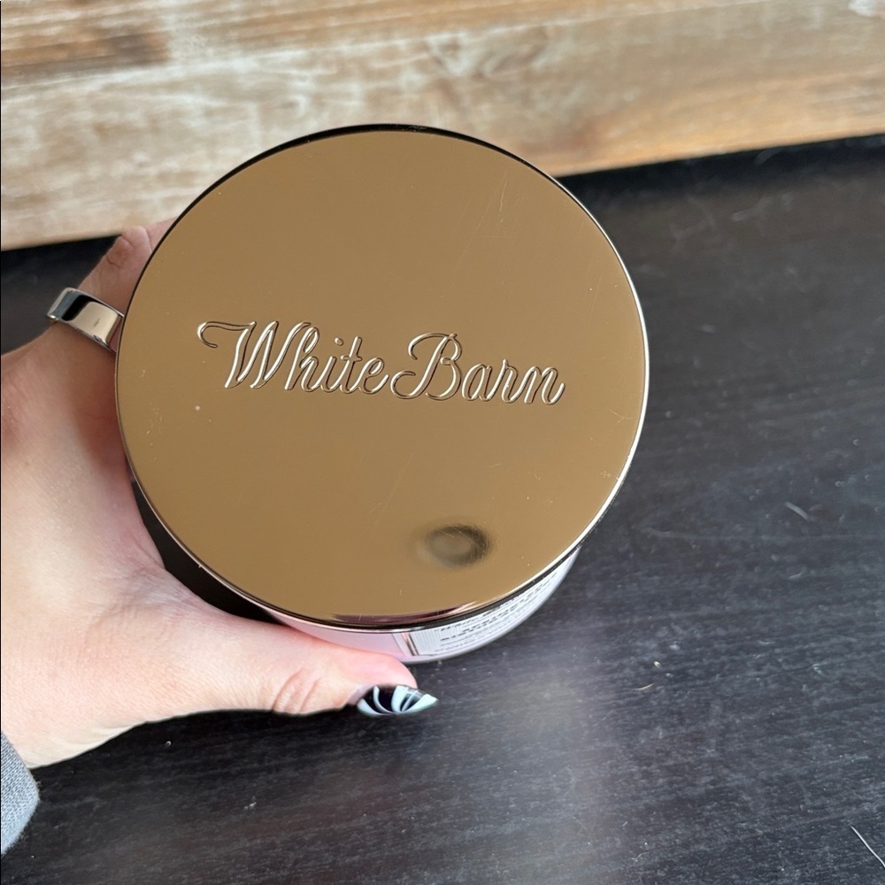 White Barn Sprinkled Birthday Cake 3-Wick Candle 14.5 oz New - Picture 2 of 5
